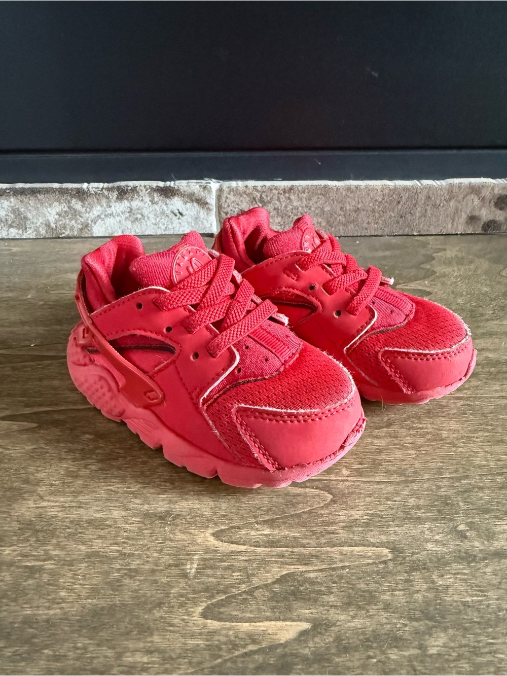 Nike Air Huarache Unisex Kids Sneaker Red Lace Up US 6C EU 22 704949-601